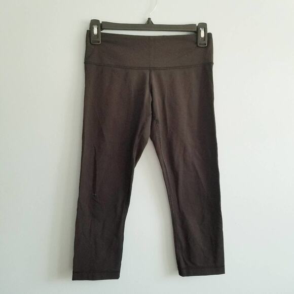 Lululemon Black Crops - Picture 1 of 6